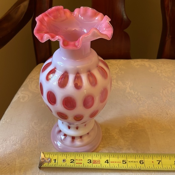 Vintage Fenton cranberry opalescent coin dot spot ruffled top vase, stunning! - Picture 13 of 13